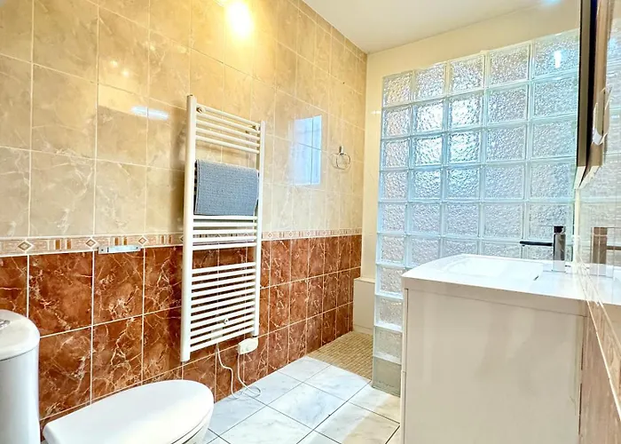 Maison Avec Piscine-climatisation-jardin Апартаменты