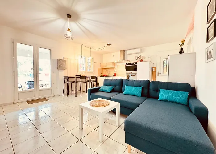 Апартаменты Maison Avec Piscine-climatisation-jardin