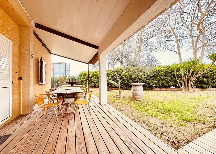 Апартаменты Maison Avec Piscine-climatisation-jardin Ventenac-en-Minervois