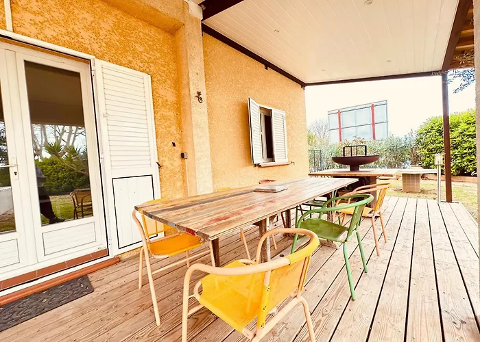 Maison Avec Piscine-climatisation-jardin Апартаменты *